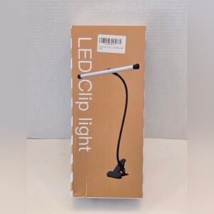 LED Clip Light with Black and White Finish